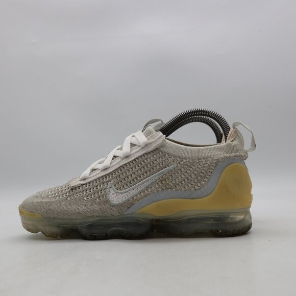 Nike Air Vapormax Flyknit 2021 Women's Size 7 White Pure Platinum DC4112-100 - Picture 4 of 10